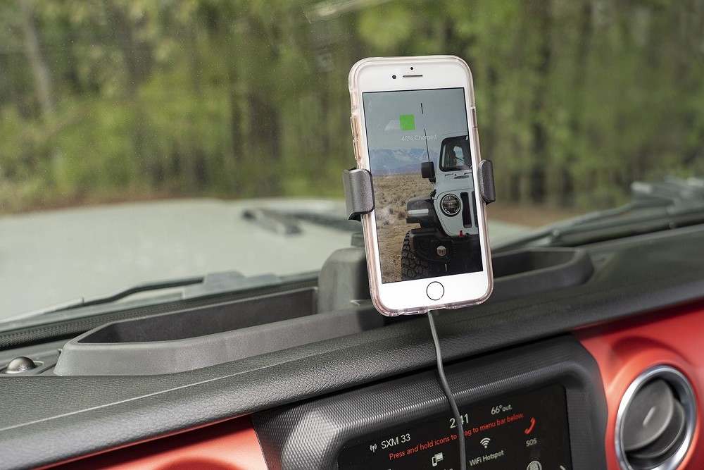 Rugged Ridge Dashboard Smartphone Mount incl. Charging Phone Kit | Jeep Wrangler JL | Jeep Gladiator JT